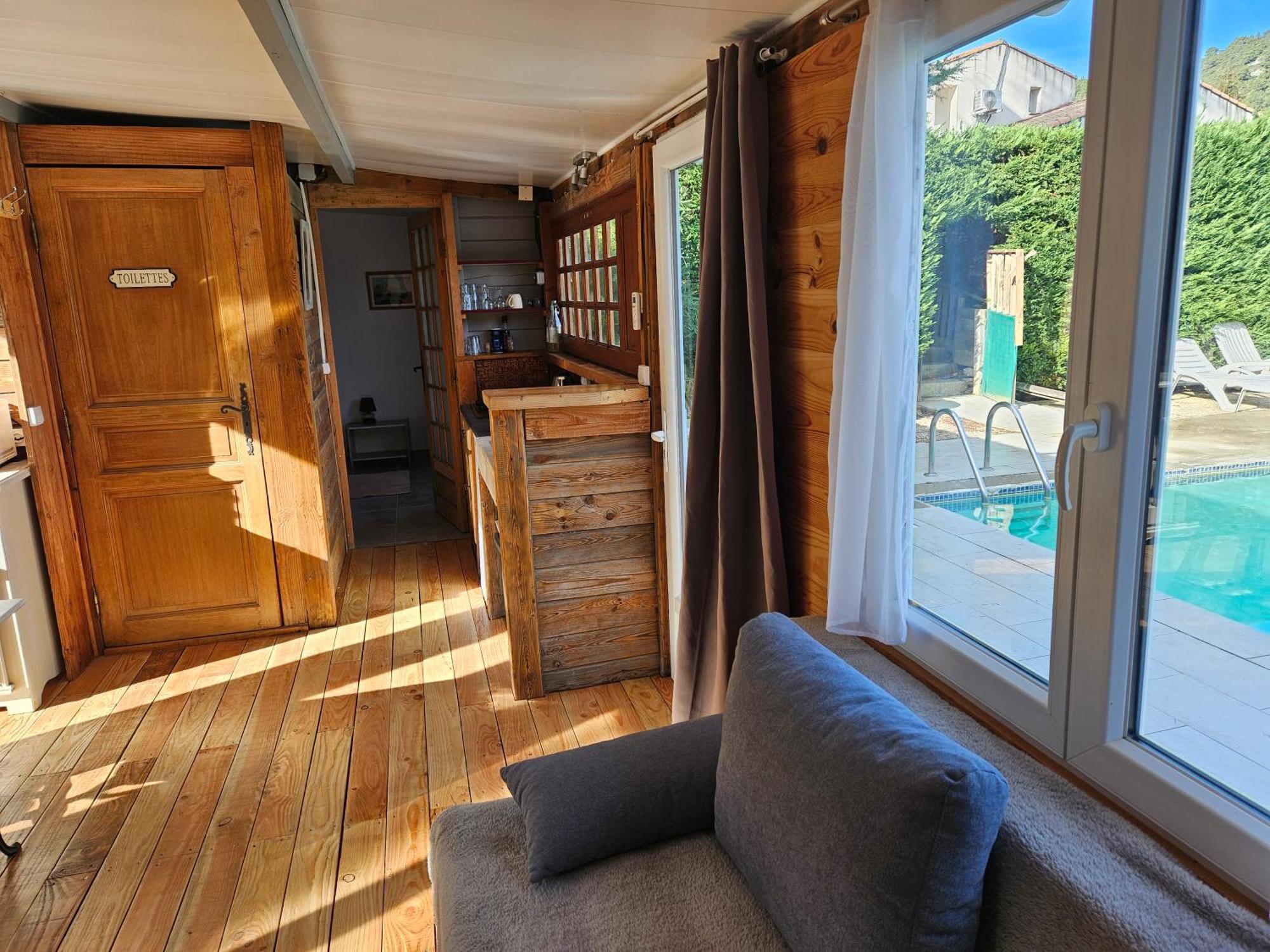 Chalet Banane Devant Piscine, A 6Km Du Festival De Piano De La Roque D'Antheron Rognes Exterior photo